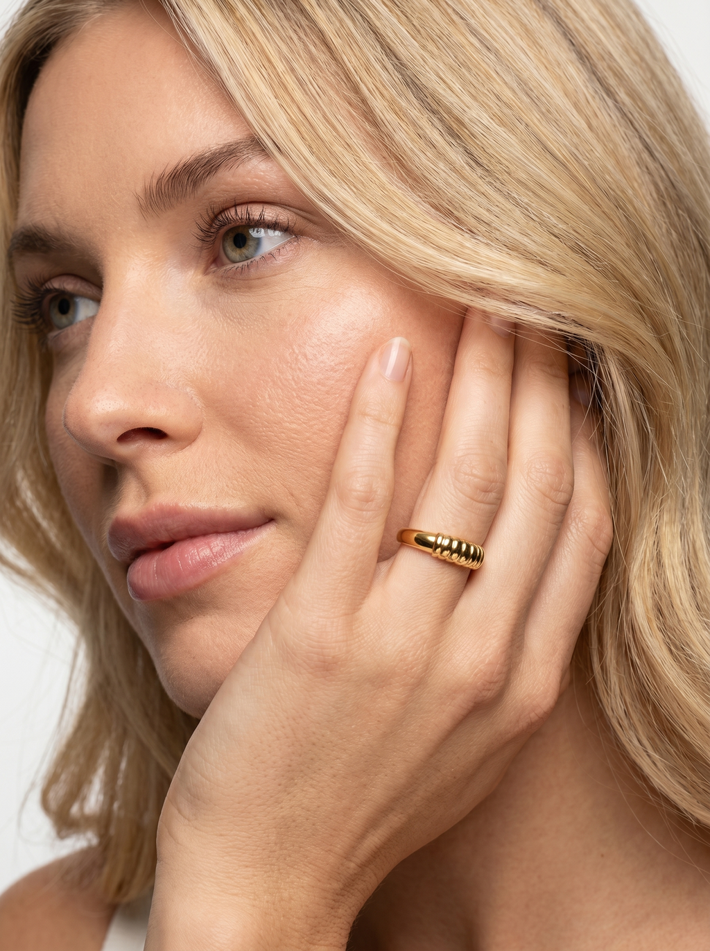 Ribbed Band Ring